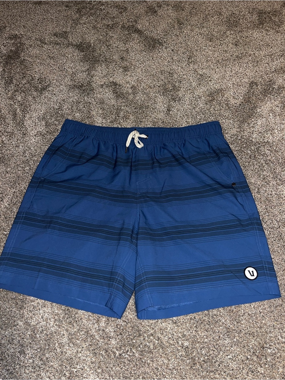 Vuori Shorts Mens XL Blue Kore Striped UnLined 7" Drawstring Quick Drying